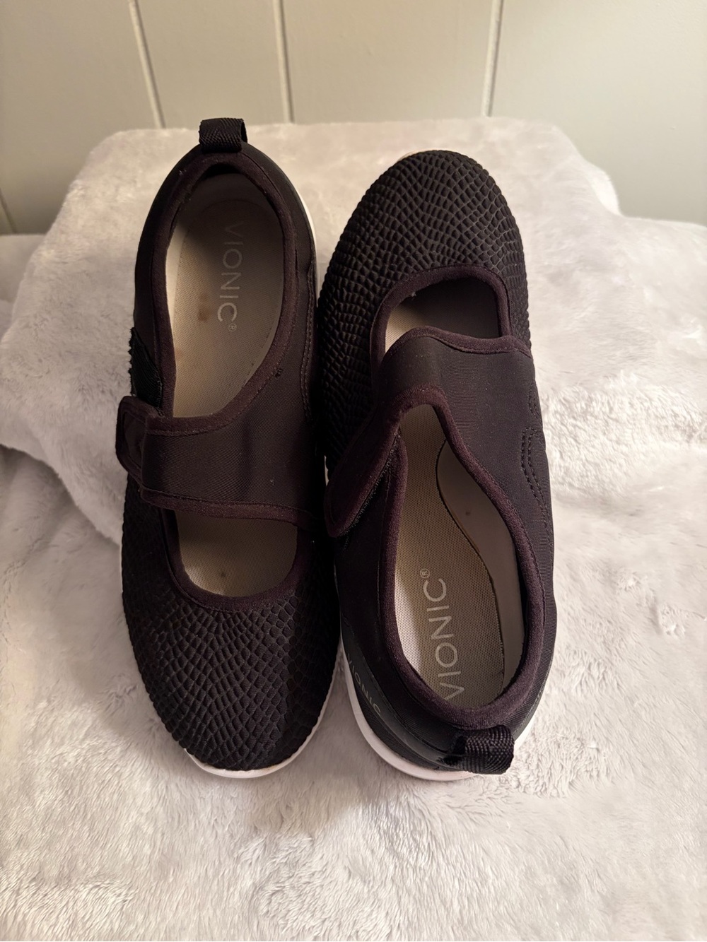 Vionic Women's Black Slip-On Mary Jane Sneakers